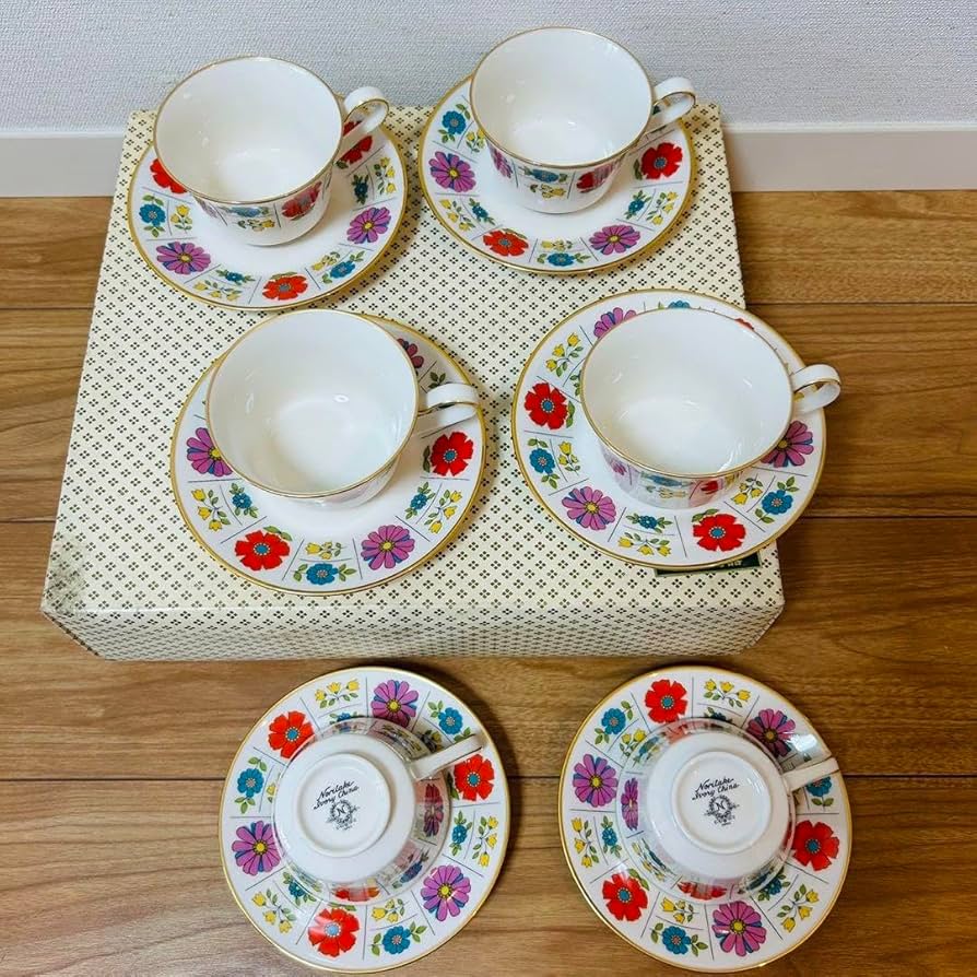 Noritake - ノリタケ♥アイボリーチャイナ レトロ ポップ 花柄 カップ＆ソーサー 6客セット Amazon.co.jp: ノリタケ レトロポップ アイボリーチャイナ 花柄